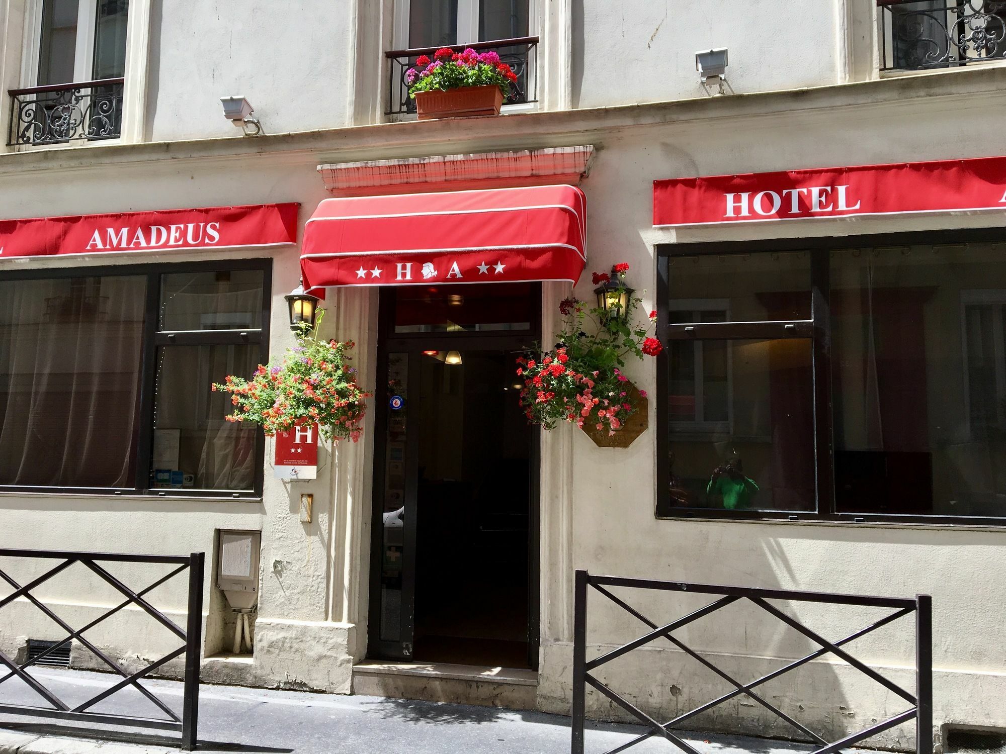 Amadeus Hotel Paris Exteriör bild